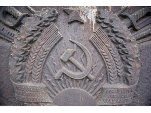 Seimas leido perkelti sovietų karių kapus